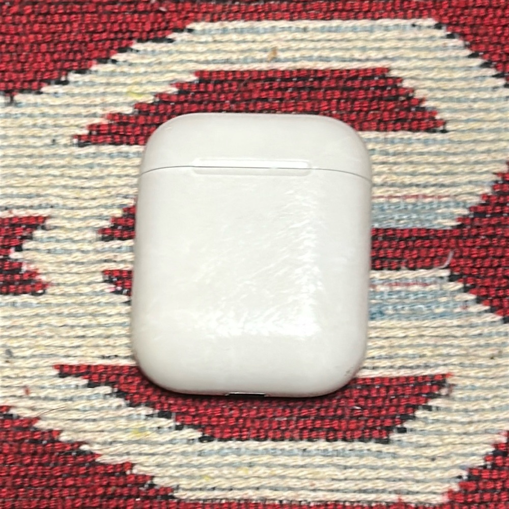 Apple AirPods 1st generation case and AirPod